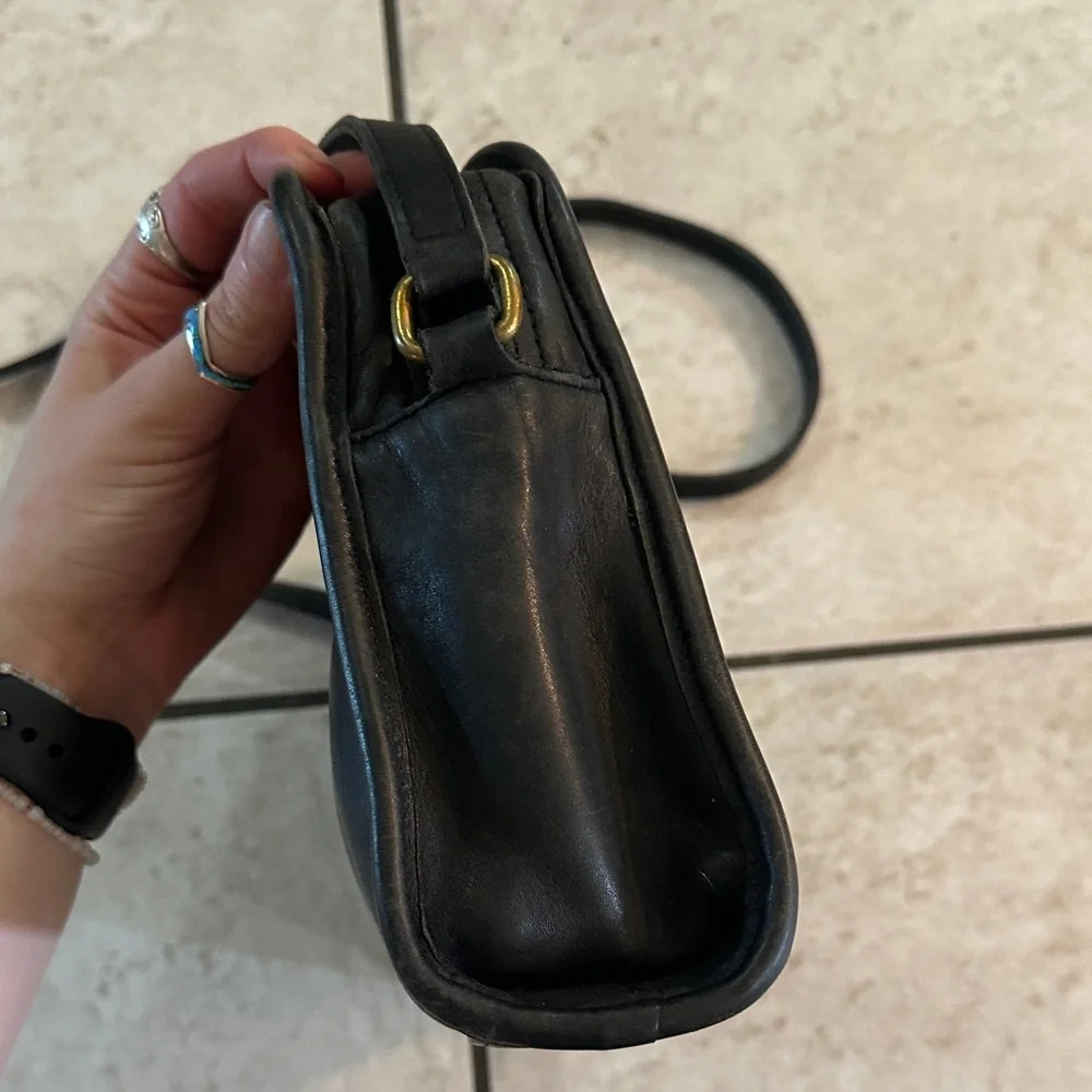 Coach Sutton Black Leather Crossbody Bag 9814 - Picture 6 of 12